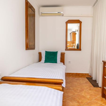 Apartments Irena Бечичи Экстерьер фото