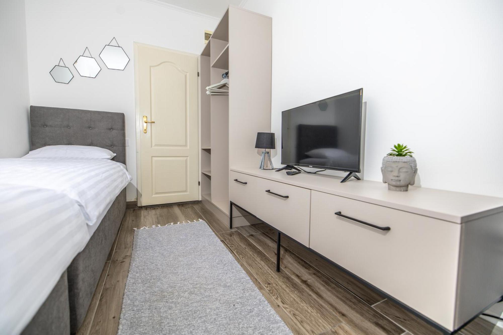 Apartments Irena Бечичи Экстерьер фото