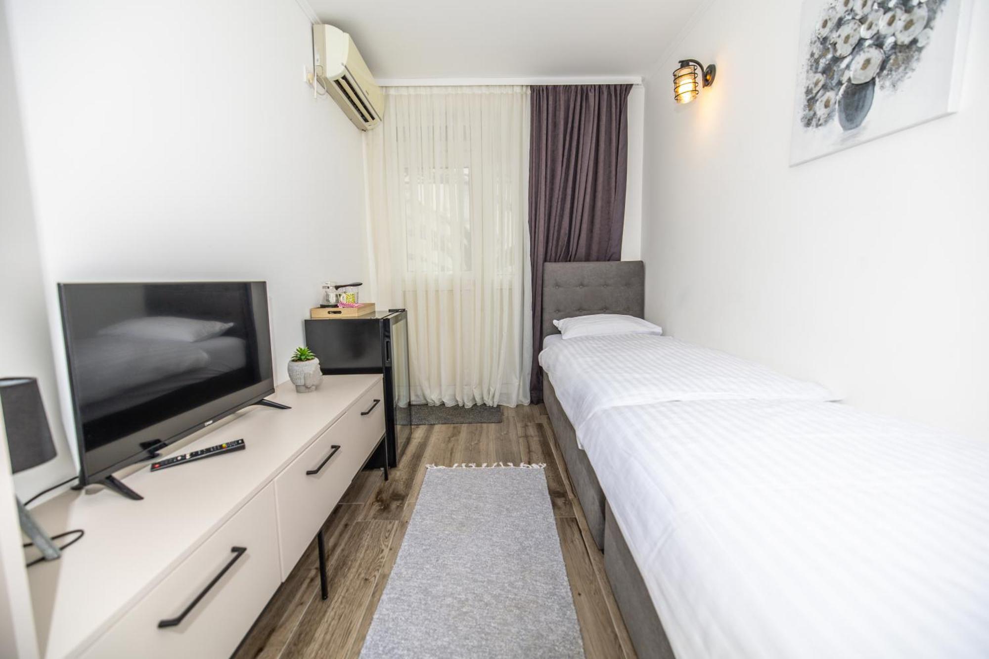 Apartments Irena Бечичи Экстерьер фото